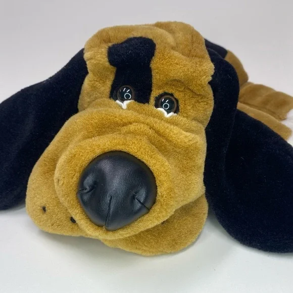 2/$30 | Vintage Dan Dee Bassett hound stuffed dog plush - Picture 3 of 6